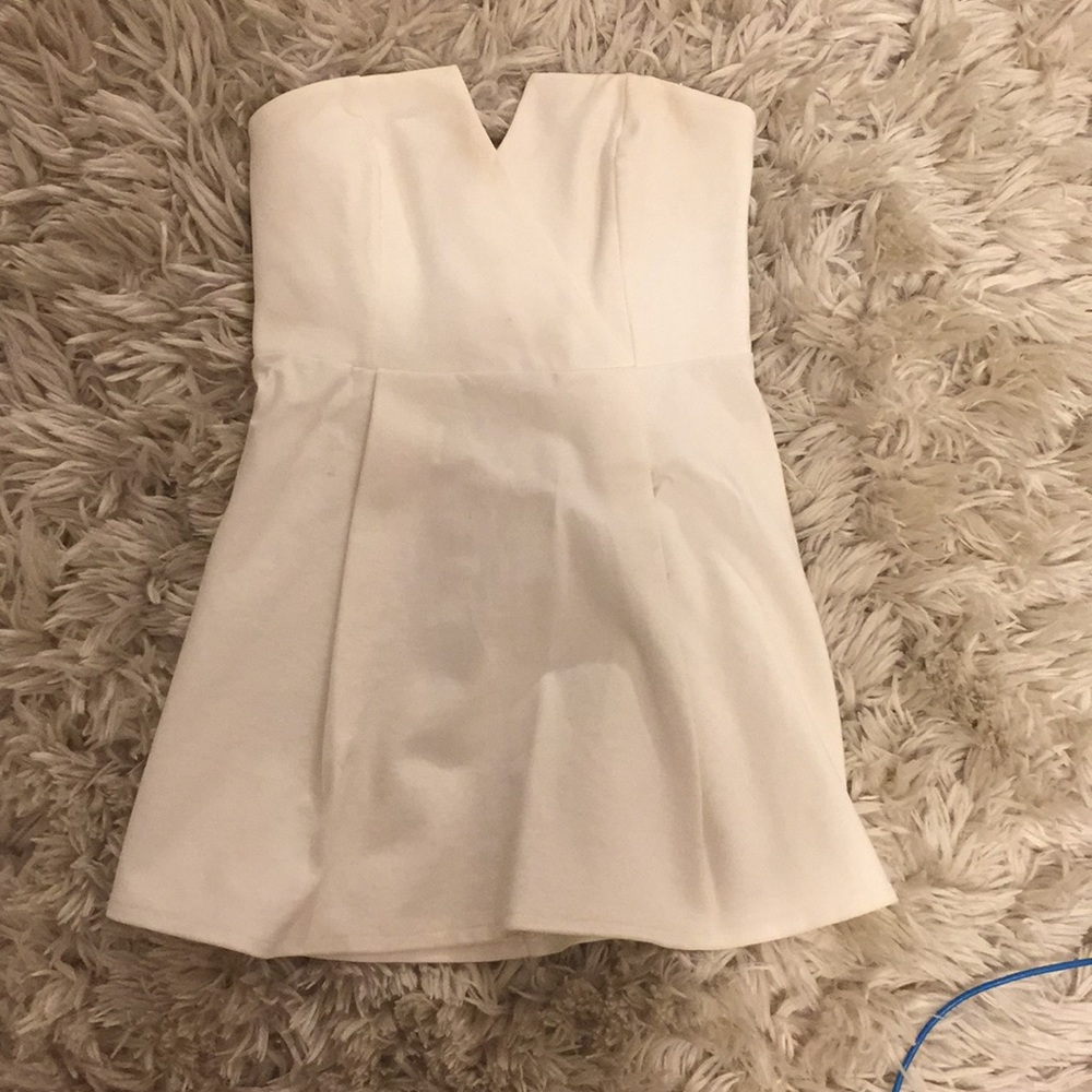 LULU’s white short dress! Size xsmall